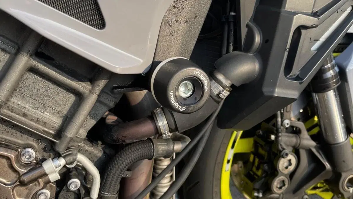 Yamaha MT-10 ABS (2016 - 17)  (4)