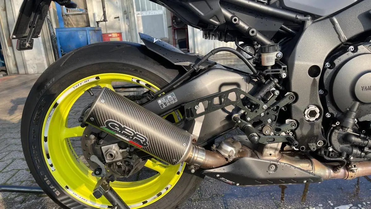 Yamaha MT-10 ABS (2016 - 17)  (5)