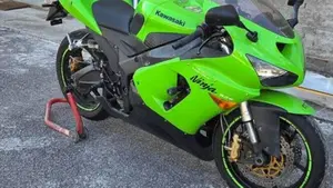 Kawasaki Ninja 636 ZX-6R (2005 - 06)  (3)