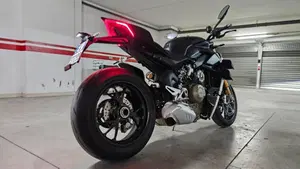 Ducati Streetfighter V4 1100 S (2021 - 22)  (2)