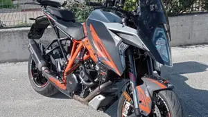 KTM 1290 Super Duke GT ABS (2016 - 18)  (2)