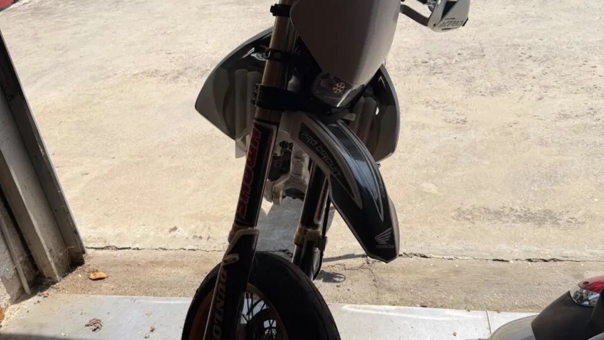 HM CRF 250 X Motard (2005 - 06)   (3)