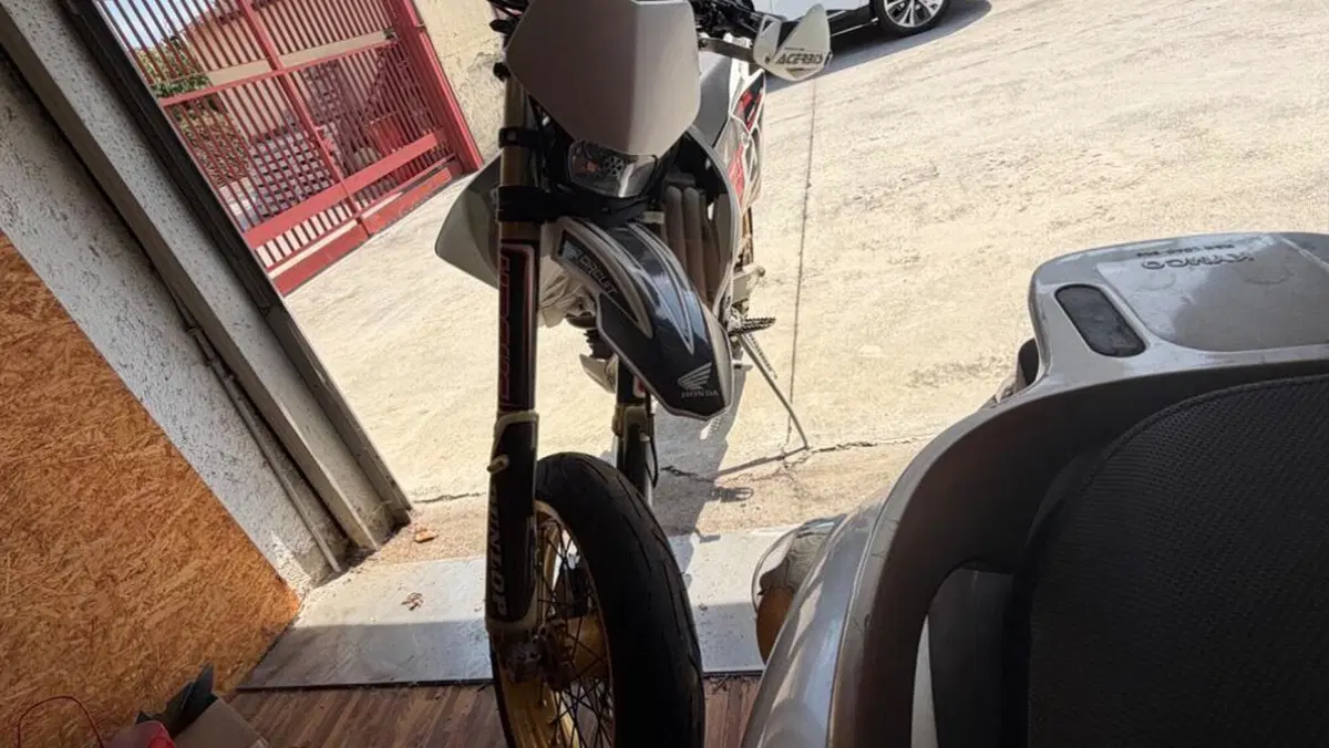 HM CRF 250 X Motard (2005 - 06)   (4)