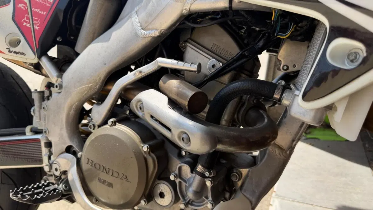 HM CRF 250 X Motard (2005 - 06)   (6)
