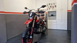 Ducati Hypermotard 698 Mono RVE (2024 - 26)  (2)
