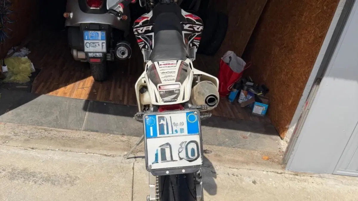 HM CRF 250 X Motard (2005 - 06)   (7)