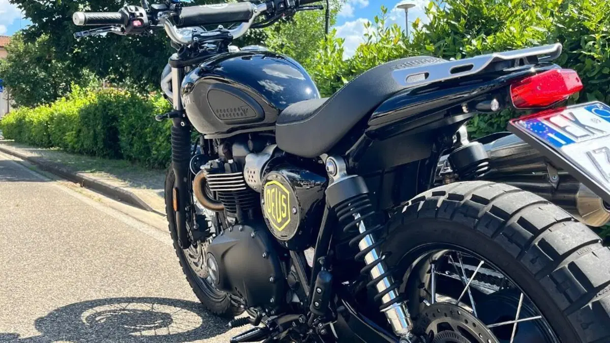 Triumph Street Scrambler 900 (2017 - 18)  (2)