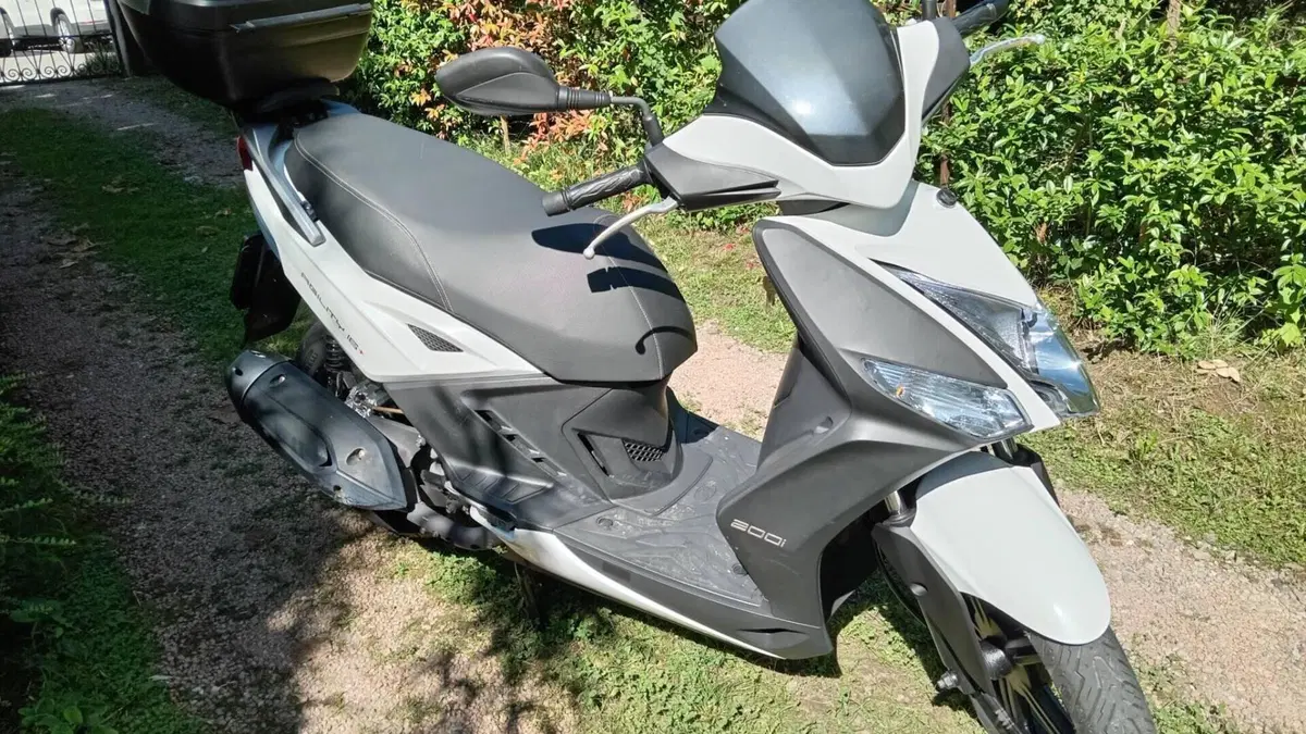 Kymco Agility 150 R16  (7)