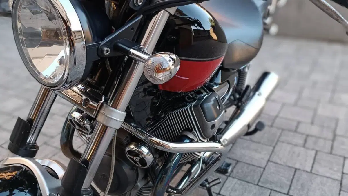 Moto Guzzi Nevada 750 Classic i.e. (2004 - 06)  (5)