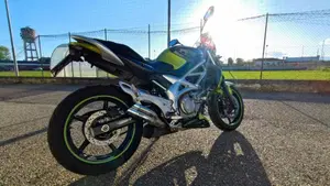 Suzuki Gladius 650 SFV (2009 - 15)  (3)