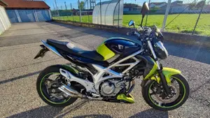 Suzuki Gladius 650 SFV (2009 - 15)  (7)