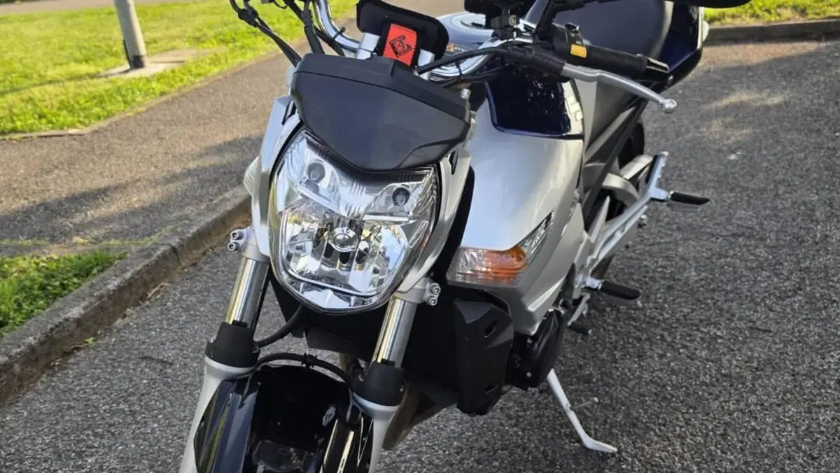 Suzuki GSR 600 (2006 - 11)  (2)
