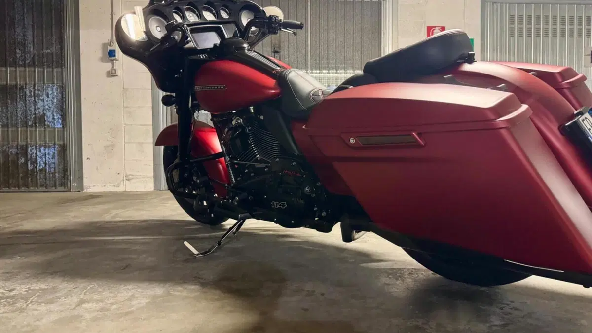 Harley-Davidson 114 Street Glide Special (2019 - 20) - FLHXS  (4)