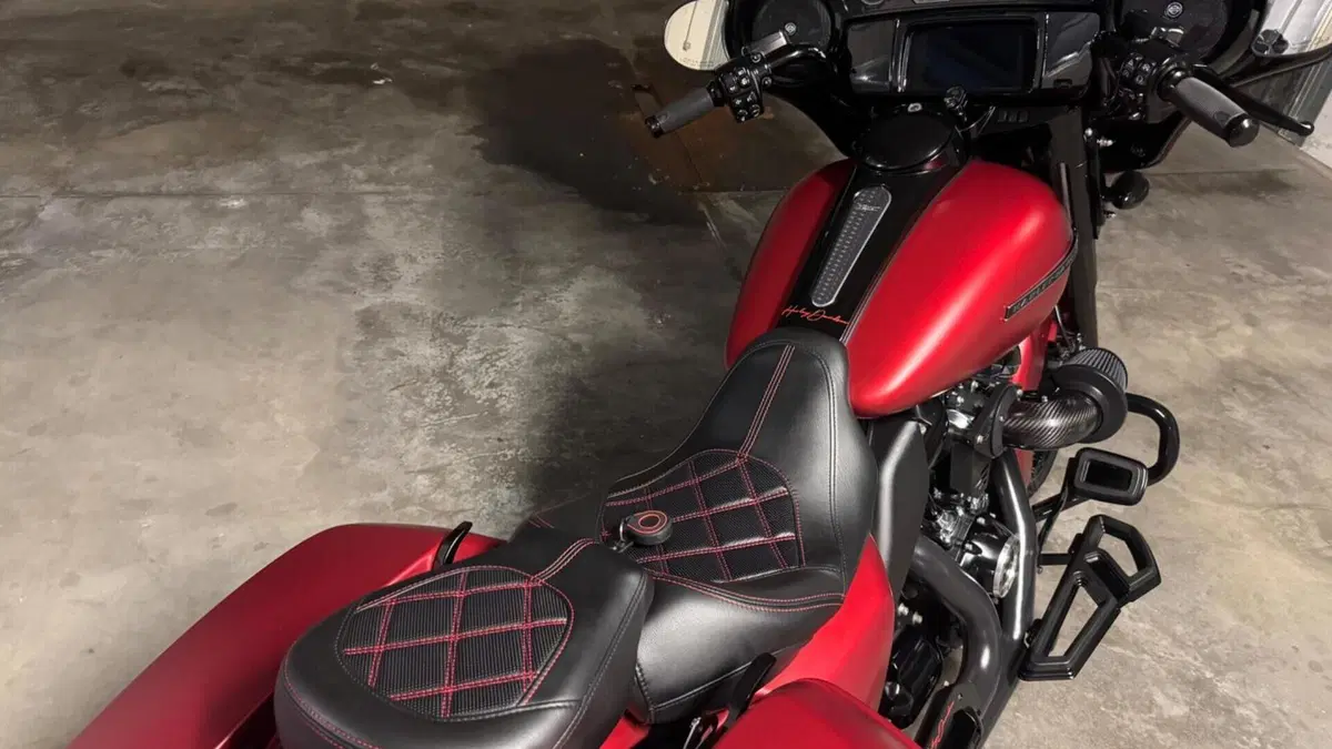 Harley-Davidson 114 Street Glide Special (2019 - 20) - FLHXS  (5)
