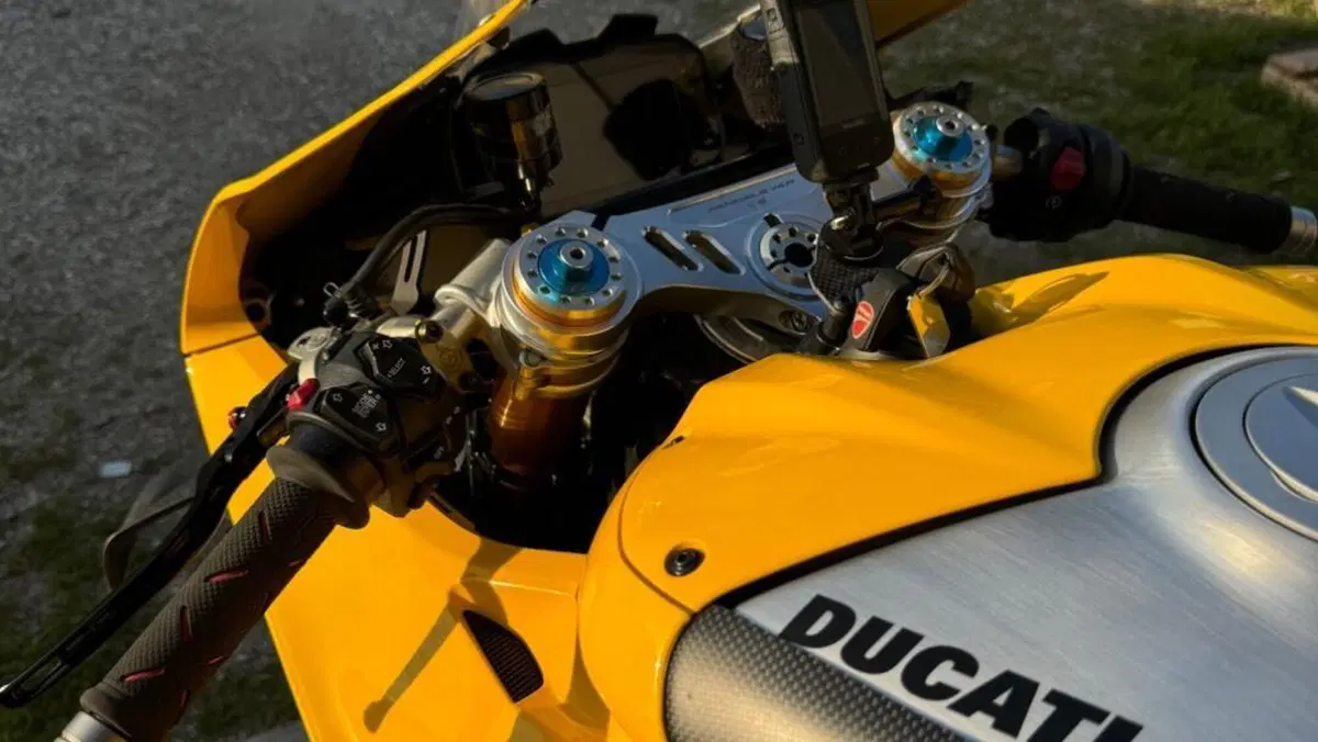 Ducati Panigale V4 R (2023 - 24)  (2)