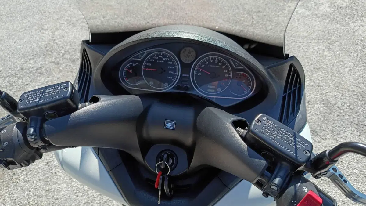 Honda SW-T 400 (2009 - 16)  (3)
