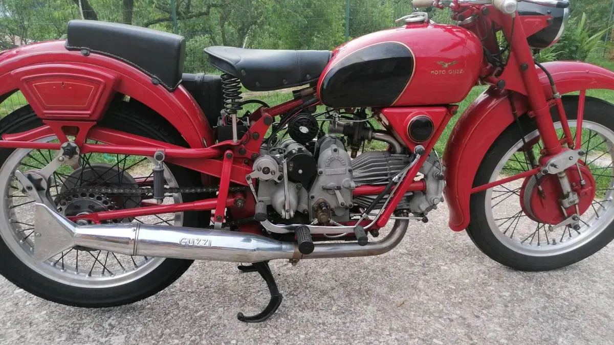 Moto Guzzi   (2)