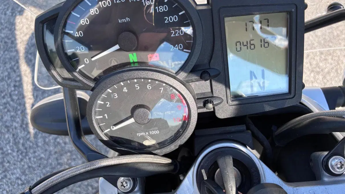 Bmw R 1200 R (2006 - 11)  (2)