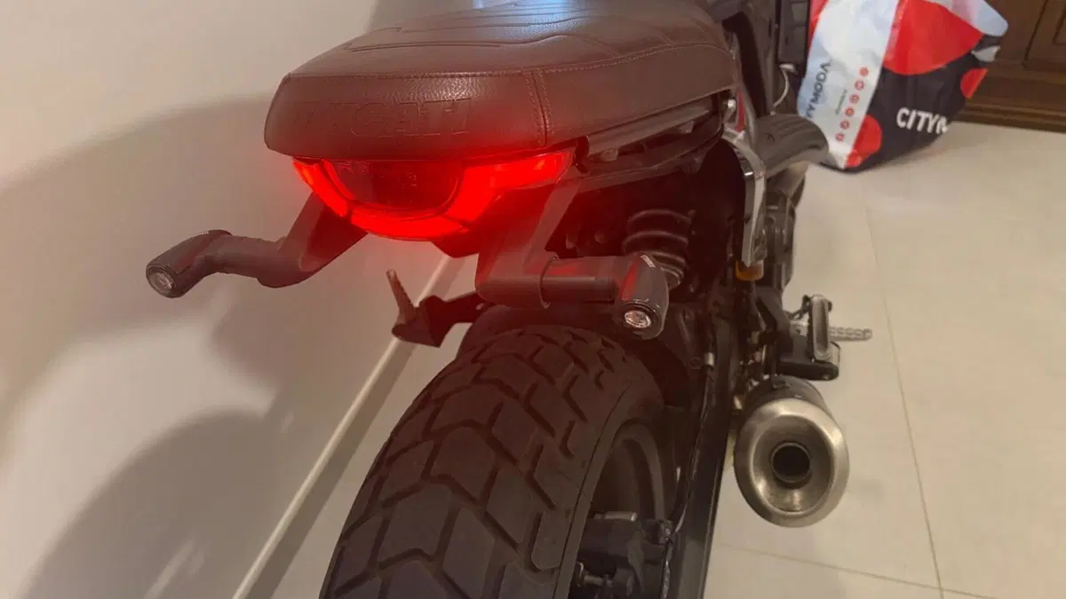 Ducati Scrambler 800 Nightshift (2023 - 24)  (5)