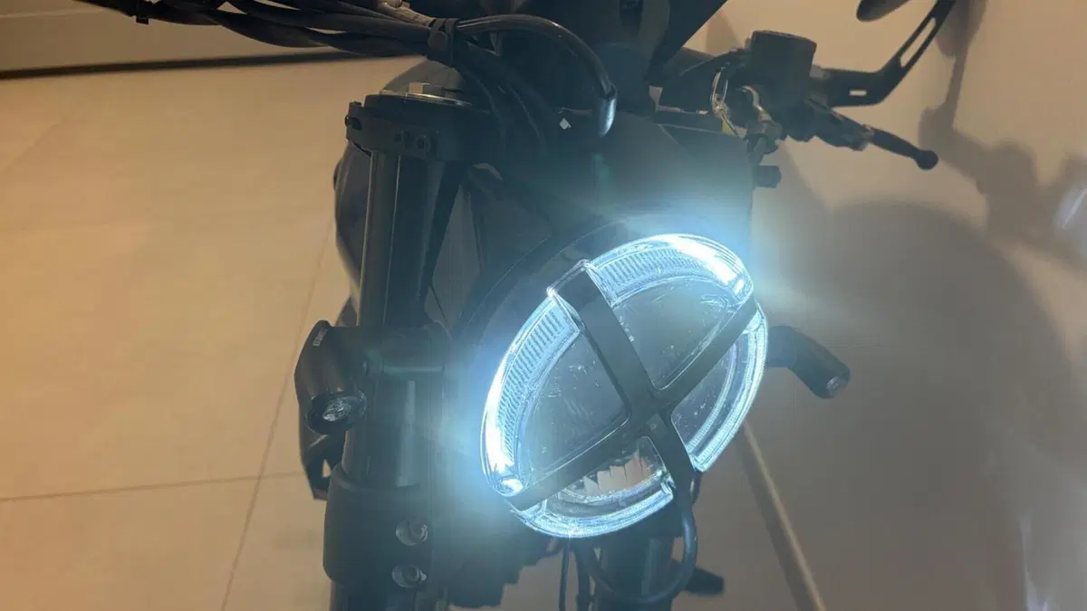 Ducati Scrambler 800 Nightshift (2023 - 24)  (9)