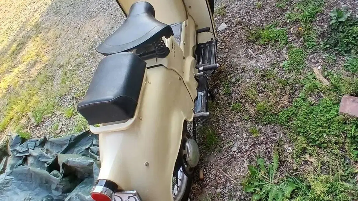 Moto Guzzi   (2)