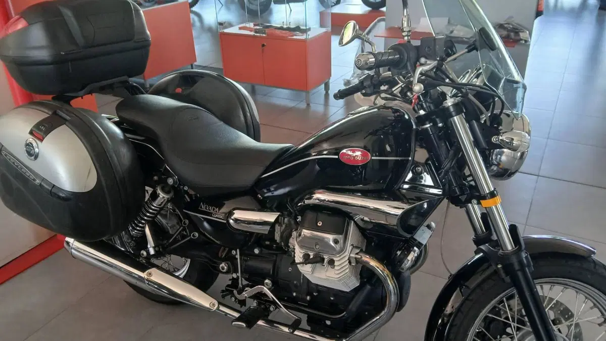 Moto Guzzi Nevada 750 Classic (2008 - 15)  (2)