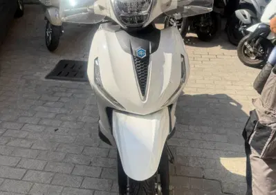 Piaggio Beverly 300 Hpe (2021) - Annuncio 10034446