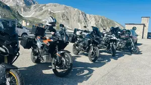 KTM 890 Adventure (2023 - 26)  (4)