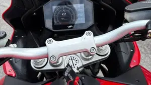 MV Agusta Turismo Veloce 800 Rosso (2021 - 23)  (3)