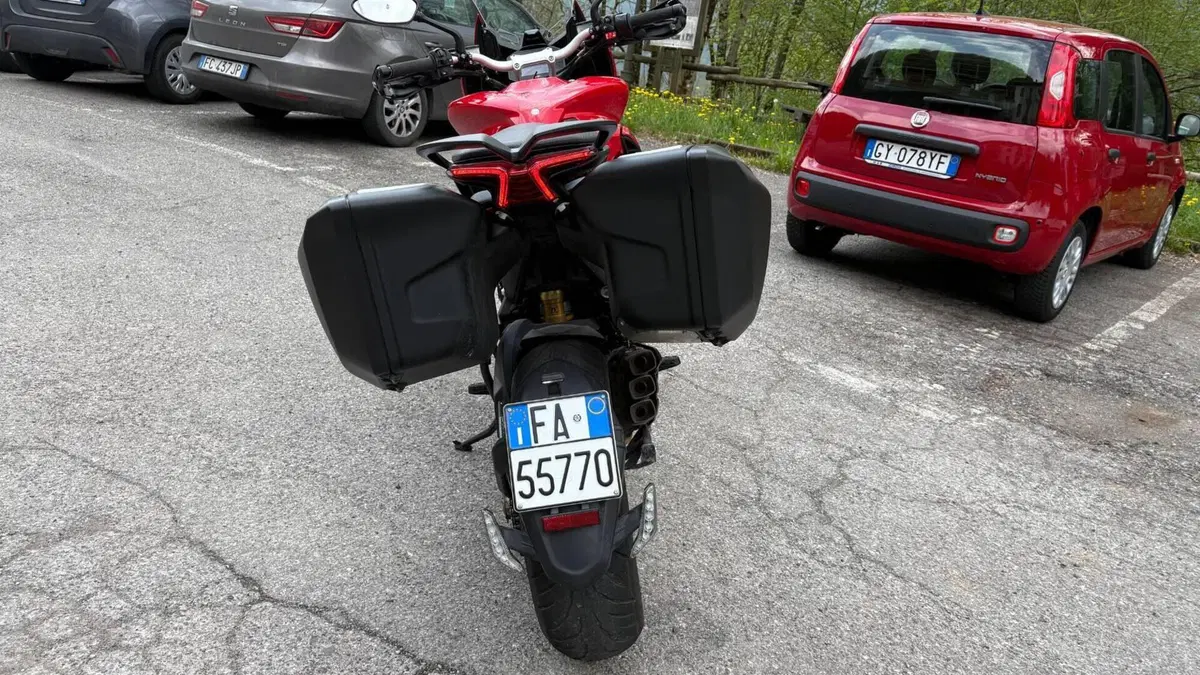 MV Agusta Turismo Veloce 800 Rosso (2021 - 23)  (4)