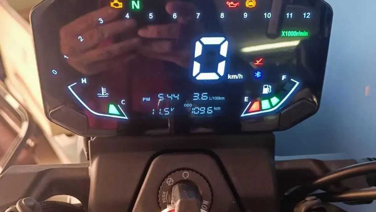 Voge Trofeo 350AC (2022 - 26)  (4)