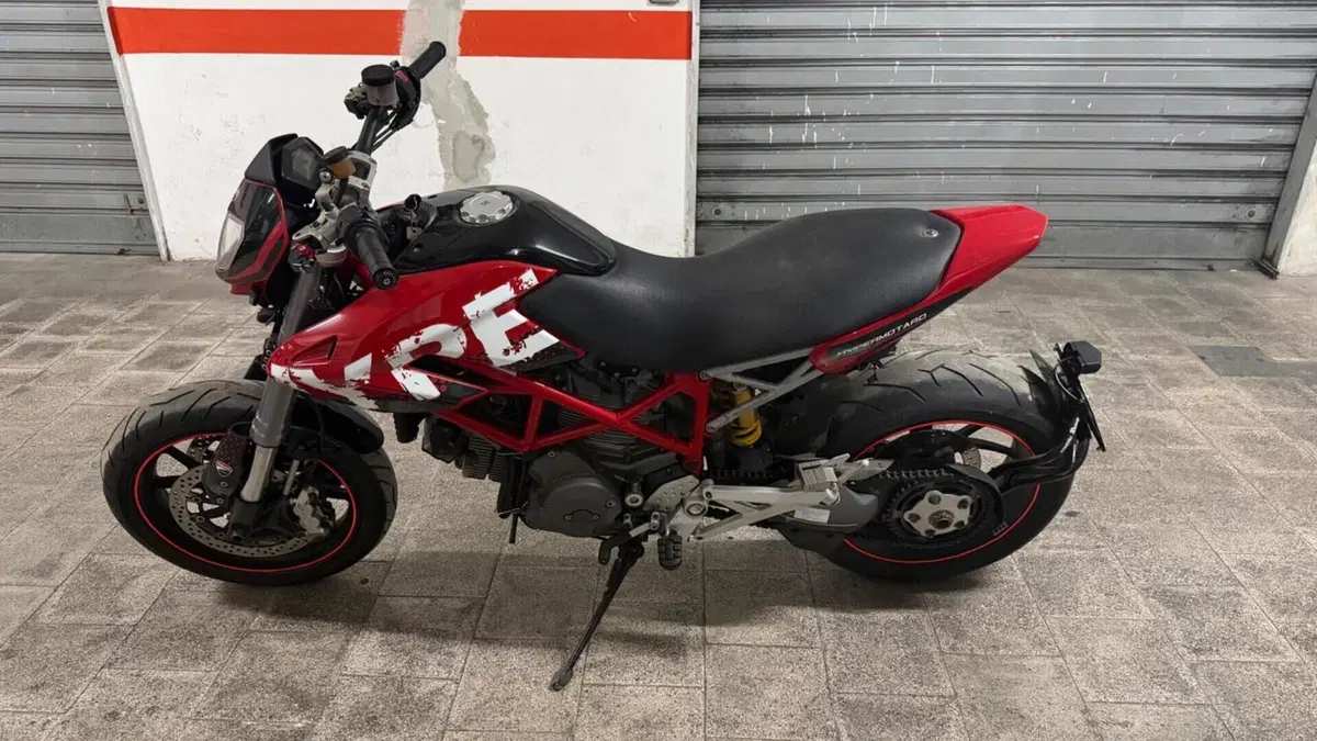 Ducati Hypermotard 1100 (2007 - 09)  (6)