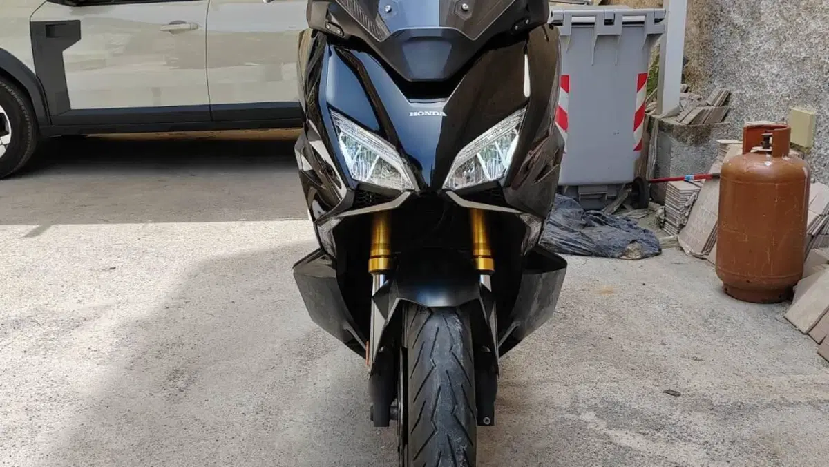 Honda Forza 750 DCT Urban (2021 - 24)  (2)