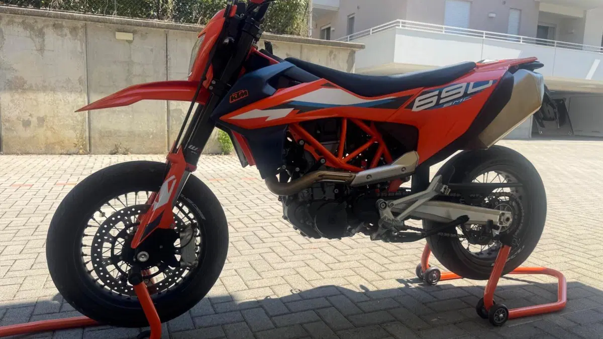 KTM 690 SMC R (2023 - 25)  (2)