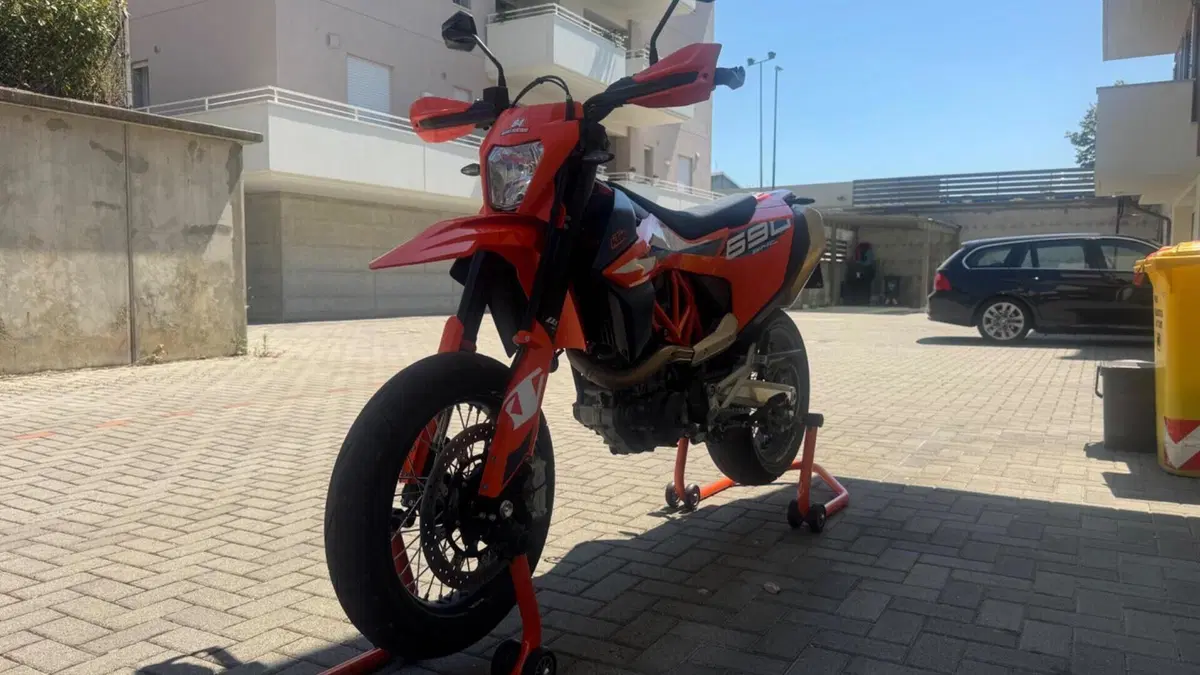 KTM 690 SMC R (2023 - 25)  (3)