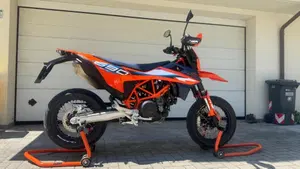 KTM 690 SMC R (2023 - 25)  (4)