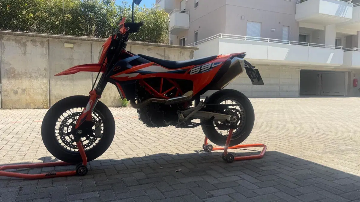 KTM 690 SMC R (2023 - 25)  (5)