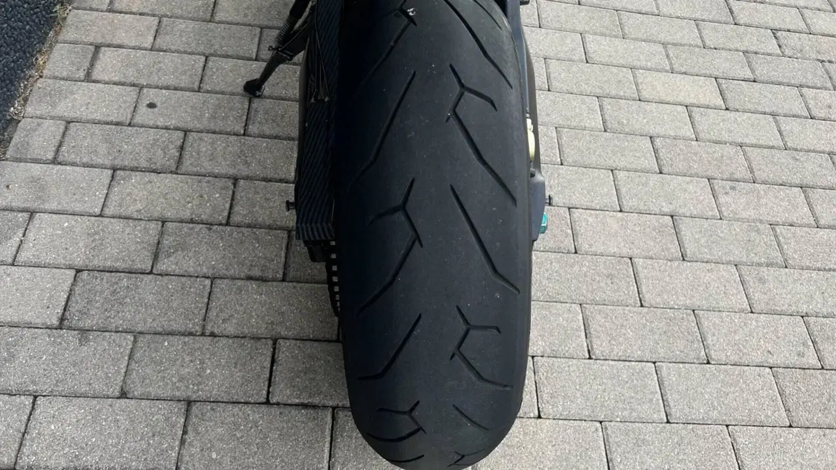 Aprilia Dorsoduro 750 (2009 - 14)  (7)