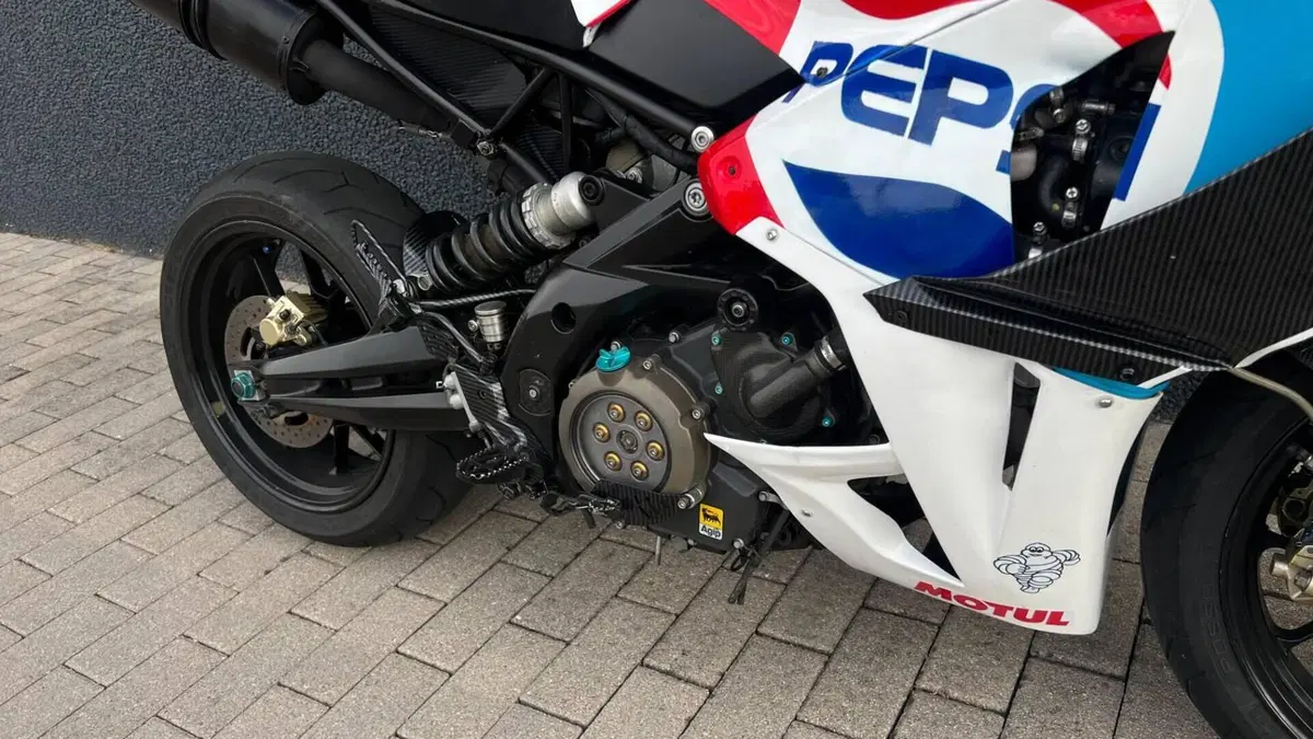 Aprilia Dorsoduro 750 (2009 - 14)  (8)