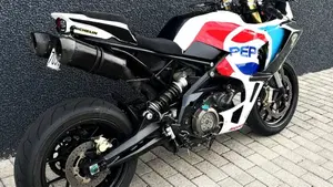 Aprilia Dorsoduro 750 (2009 - 14)  (16)
