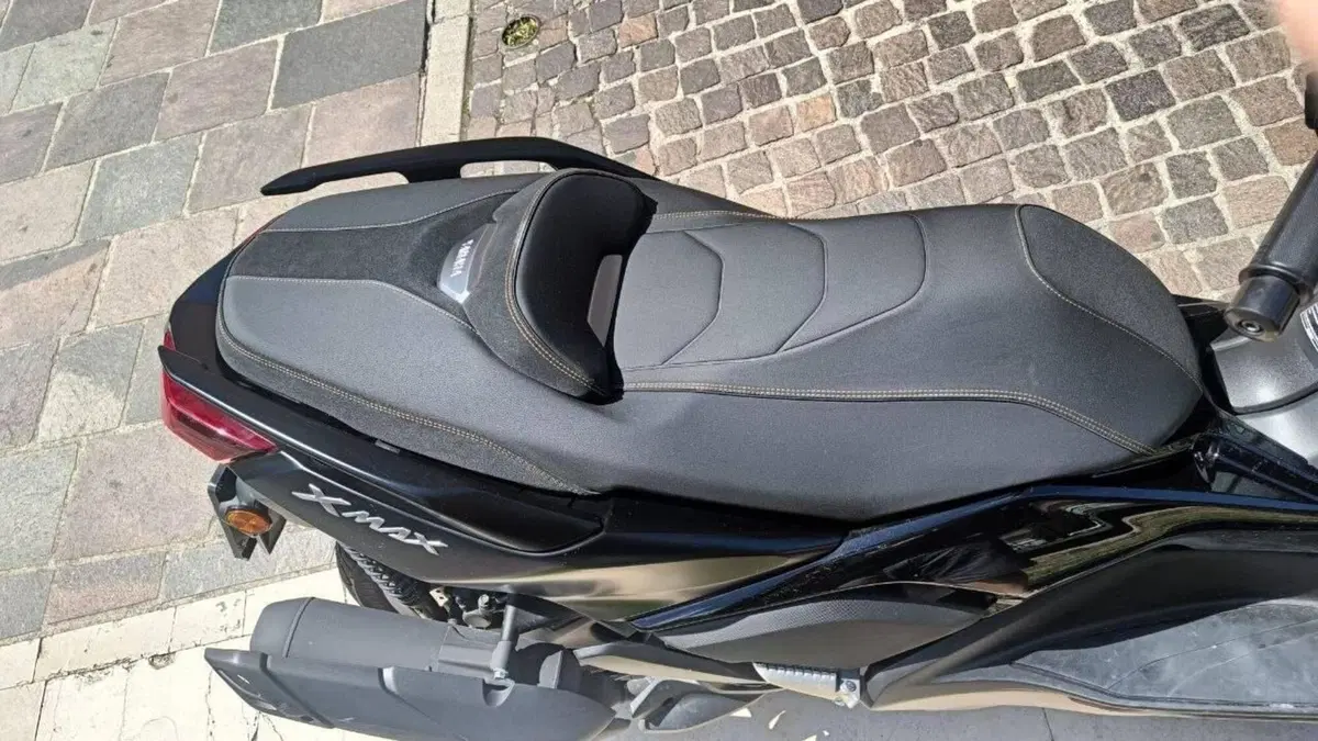 Yamaha X-Max 125 Tech Max (2021 - 24)  (2)