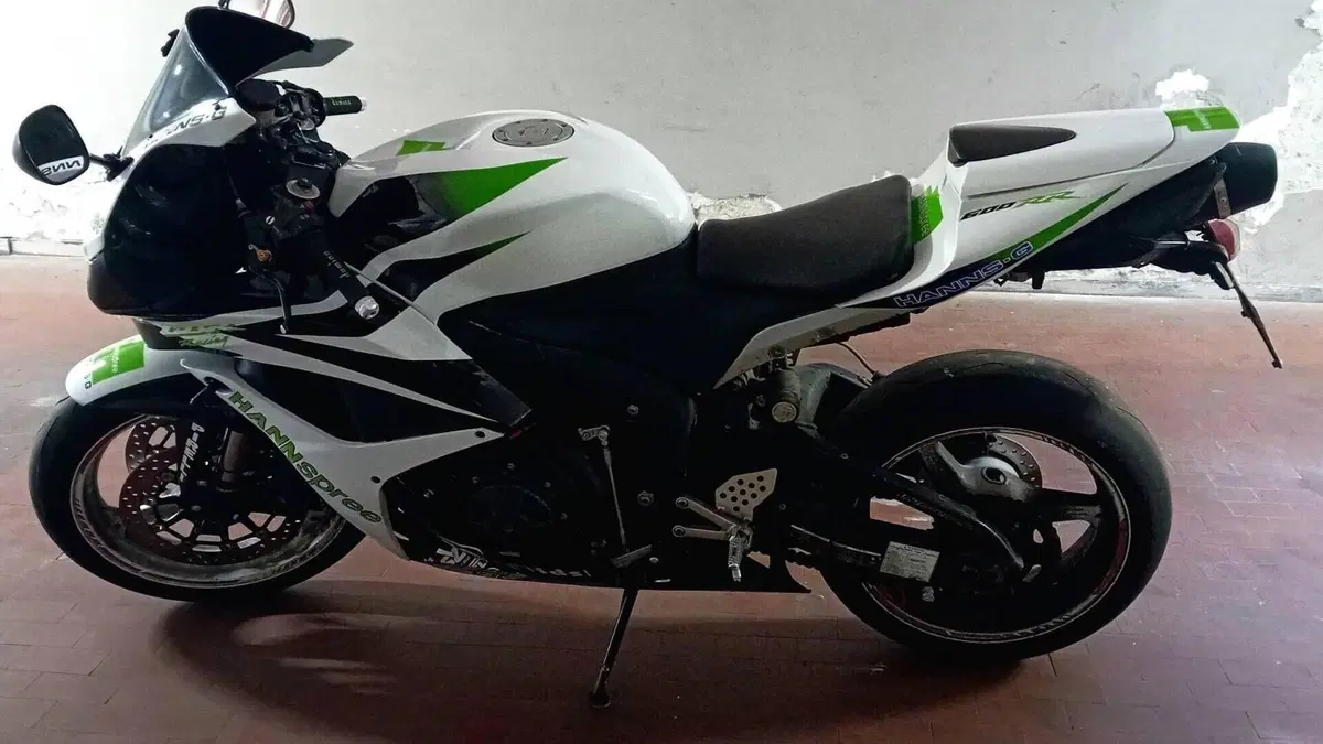 Honda CBR 600 RR (2007 - 08)  (3)