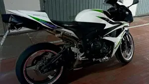 Honda CBR 600 RR (2007 - 08)  (4)