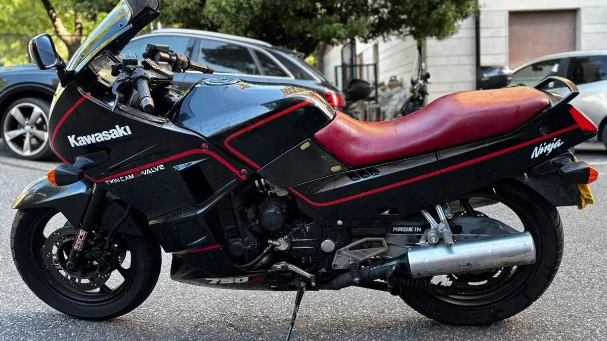 Kawasaki   (7)