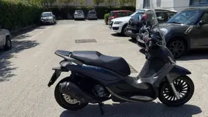 Piaggio Beverly 300 S i.e. ABS-ASR (2016 - 20)  (4)