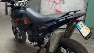KTM 690 Supermoto  (3)