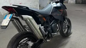 KTM 690 Supermoto  (6)