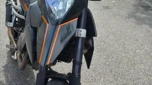 KTM 690 Supermoto  (3)