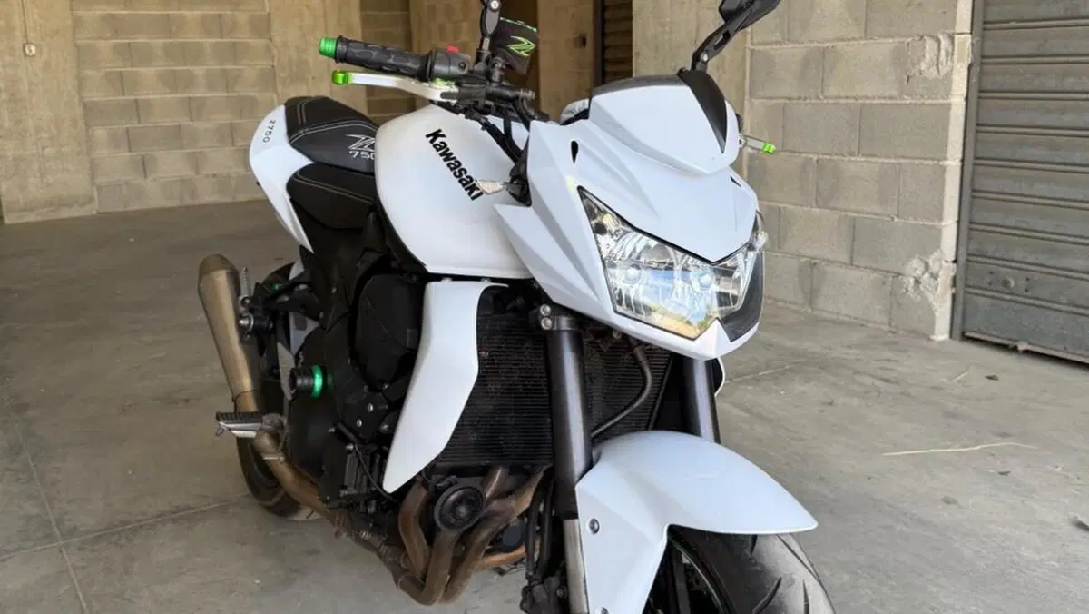 Kawasaki Z 750 (2007 - 14)  (2)