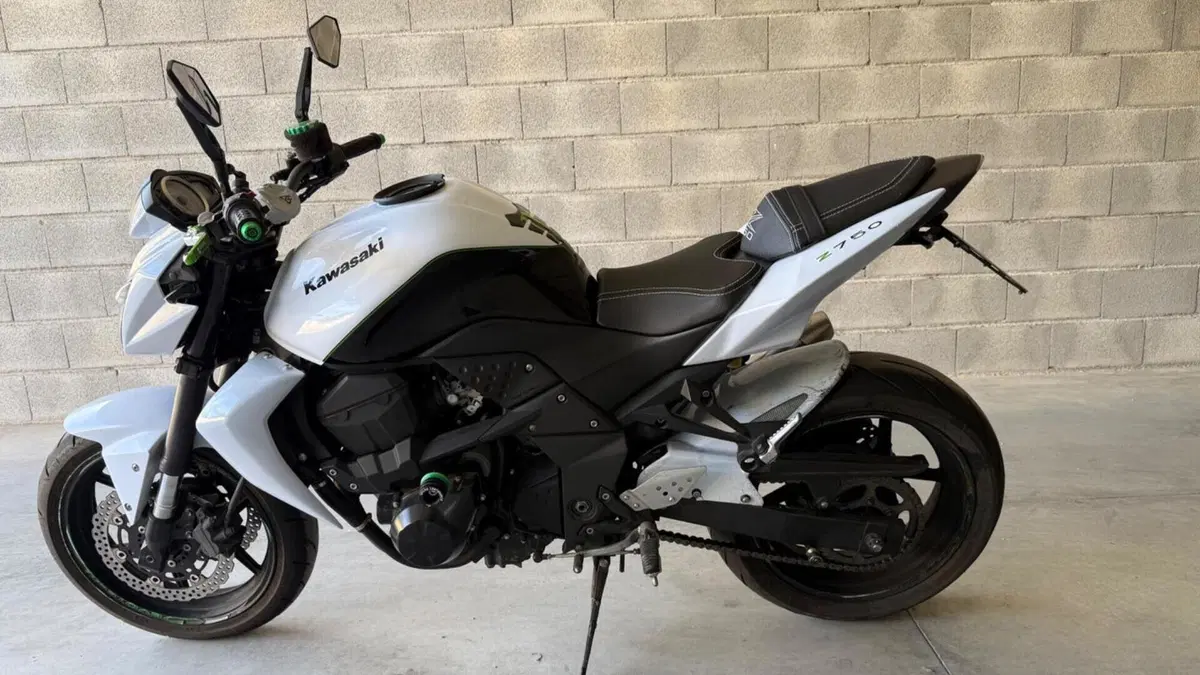 Kawasaki Z 750 (2007 - 14)  (4)